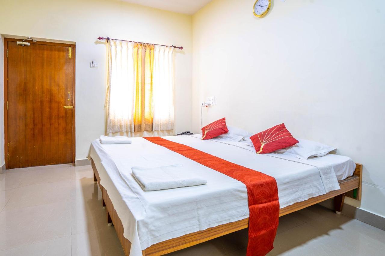 Hotel Tamilnadu - Thirukadaiyur Tirukkadaiyur Bagian luar foto